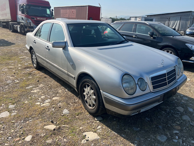 Mercedes-Benz E 200 E 200 ELEGANCE - автомобили, коли, обяви за нови и употребявани 2