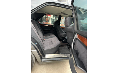 Mercedes-Benz E 200 - автомобили, коли, обяви за нови и употребявани 15