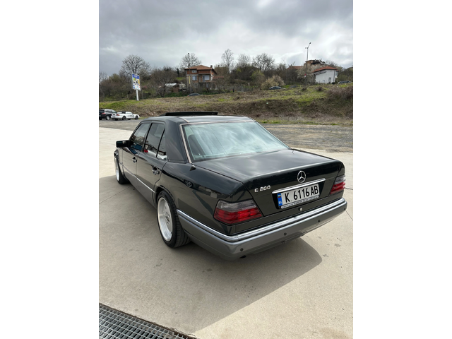 Mercedes-Benz E 200 - автомобили, коли, обяви за нови и употребявани 3