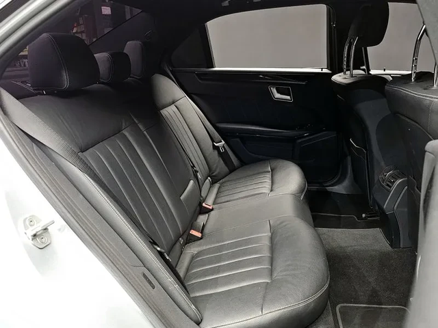 Mercedes-Benz E 200 Bluetech Avantgarde Sport - автомобили, коли, обяви за нови и употребявани 11