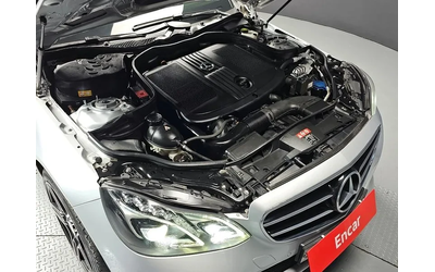 mercedes-benz-e-200 - 5