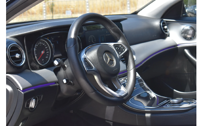 Mercedes-Benz E 200 - автомобили, коли, обяви за нови и употребявани 8