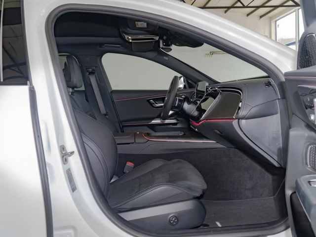 Mercedes-Benz E 200 AMG Night - автомобили, коли, обяви за нови и употребявани 2