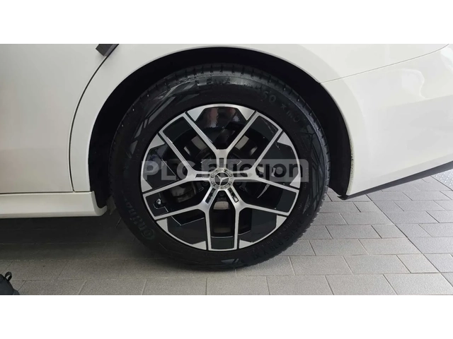 Mercedes-Benz E 200 - автомобили, коли, обяви за нови и употребявани 5