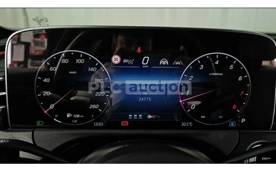 Mercedes-Benz E 200 - автомобили, коли, обяви за нови и употребявани 9
