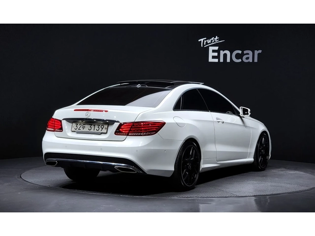 Mercedes-Benz E 200 Coupe - автомобили, коли, обяви за нови и употребявани 11
