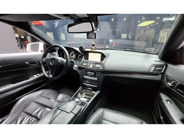 Mercedes-Benz E 200 Coupe - автомобили, коли, обяви за нови и употребявани 4