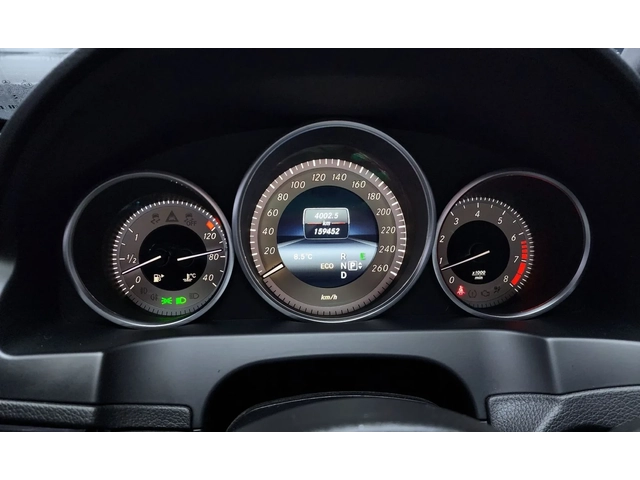 Mercedes-Benz E 200 Coupe - автомобили, коли, обяви за нови и употребявани 5