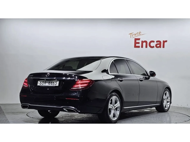 Mercedes-Benz E 200 - автомобили, коли, обяви за нови и употребявани 1