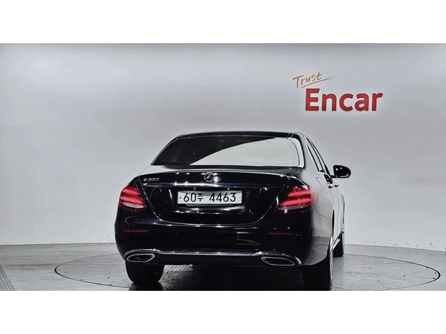 Mercedes-Benz E 200 - автомобили, коли, обяви за нови и употребявани 3
