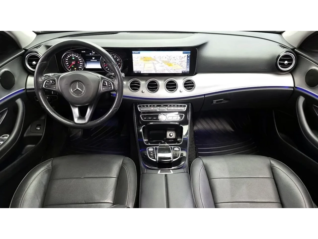 Mercedes-Benz E 200 - автомобили, коли, обяви за нови и употребявани 5