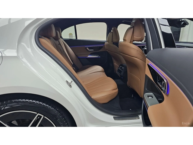 Mercedes-Benz E 200 AMG* ПОДГРЕВ* ОБДУХВАНЕ* ПАНО* 360* HEAD-UP* - автомобили, коли, обяви за нови и употребявани 7