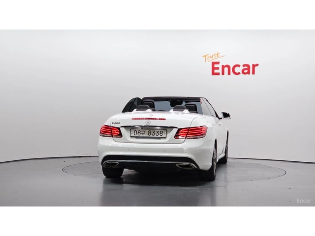 Mercedes-Benz E 200 Cabriolet* КОЖА* НАВИ* КАМЕРА - автомобили, коли, обяви за нови и употребявани 3