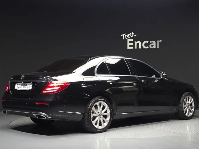 Mercedes-Benz E 200 - САМО 30% АВАНС - автомобили, коли, обяви за нови и употребявани 1