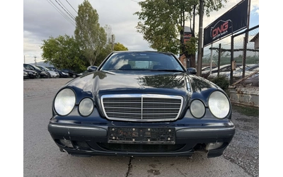 mercedes-benz-e-200 - 1
