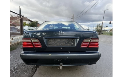 mercedes-benz-e-200 - 4