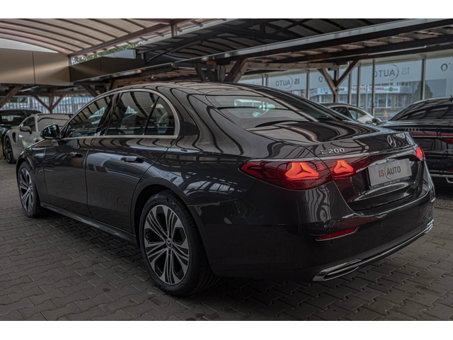 Mercedes-Benz E 200 Avantgarde/Virtual/Панорама/Подгрев/Камера - автомобили, коли, обяви за нови и употребявани 4