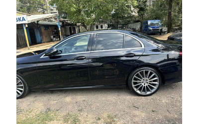 mercedes-benz-e-220 - 3