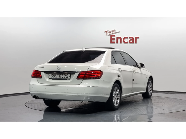 Mercedes-Benz E 220 E-Class W212 E200 CGI - автомобили, коли, обяви за нови и употребявани 1