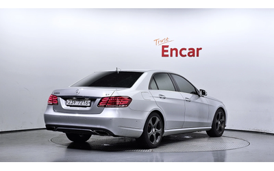 mercedes-benz-e-220 - 1