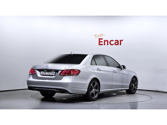 Mercedes-Benz E 220 E-Class W212 E220 CDI Avantgarde - автомобили, коли, обяви за нови и употребявани 1