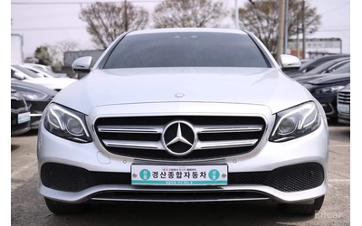 mercedes-benz-e-220 - 1