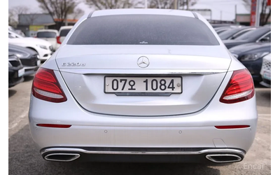 mercedes-benz-e-220 - 3