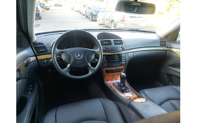 mercedes-benz-e-220 - 5