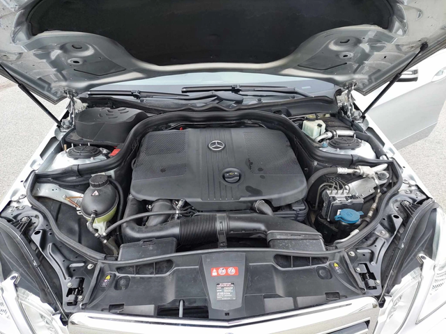 Mercedes-Benz E 220 CDI UNIKAT!!!! - автомобили, коли, обяви за нови и употребявани 14