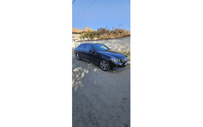 mercedes-benz-e-220 - 3