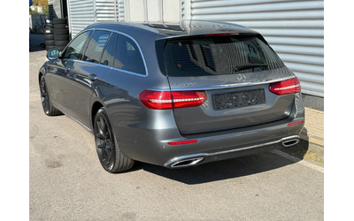 mercedes-benz-e-220 - 2