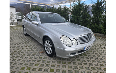 mercedes-benz-e-220 - 1