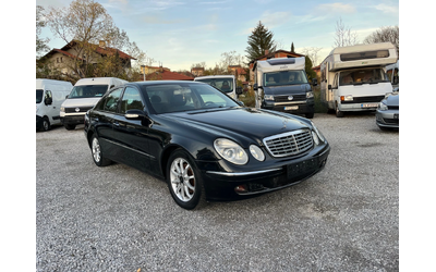 mercedes-benz-e-220 - 1