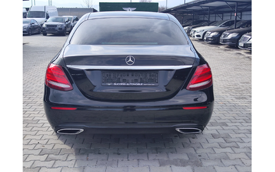 mercedes-benz-e-220 - 3