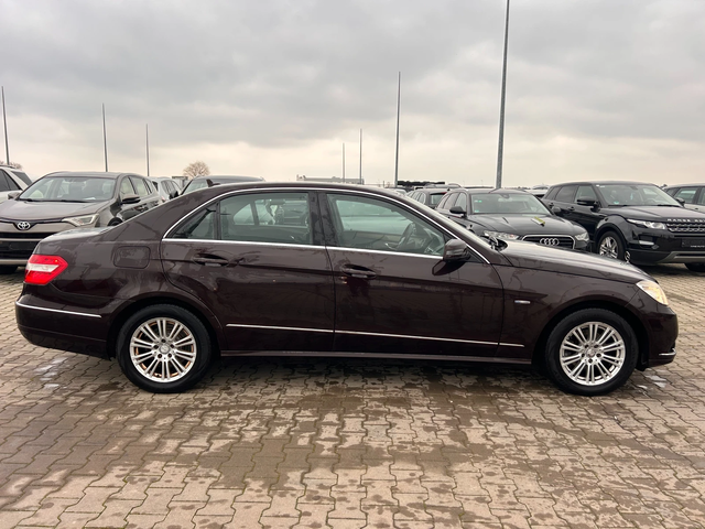 Mercedes-Benz E 220 CDI AVTOMAT/NAVI EURO 5 - автомобили, коли, обяви за нови и употребявани 4
