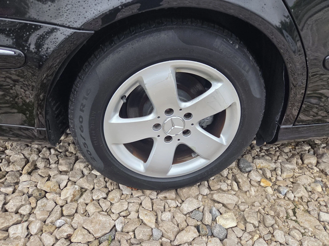 Mercedes-Benz E 220 Avantgarde* automat* - автомобили, коли, обяви за нови и употребявани 11