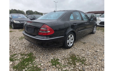 mercedes-benz-e-220 - 3