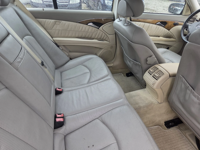 Mercedes-Benz E 220 Avantgarde* automat* - автомобили, коли, обяви за нови и употребявани 9