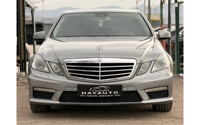 mercedes-benz-e-220 - 1