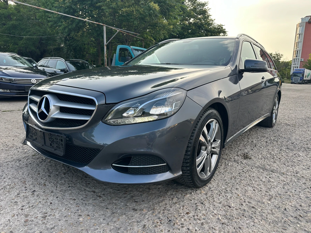 Mercedes-Benz E 220 E 220 / 4 MATIC - автомобили, коли, обяви за нови и употребявани 0