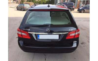 mercedes-benz-e-220 - 5