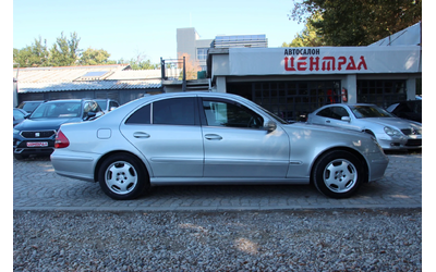 mercedes-benz-e-220 - 3