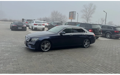 mercedes-benz-e-220 - 1