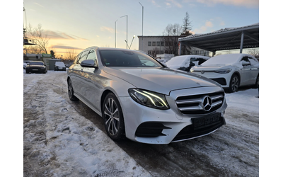 mercedes-benz-e-220 - 1