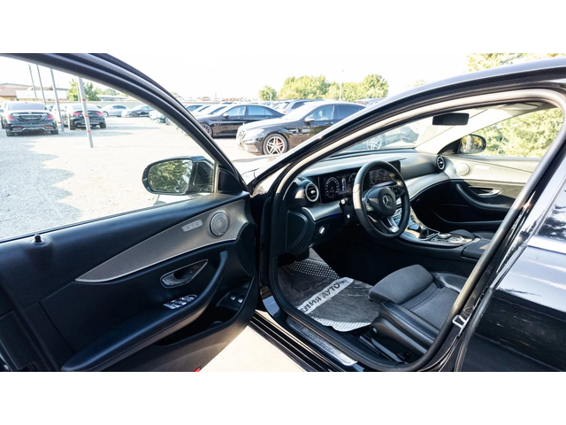 Mercedes-Benz E 220 D FULL AMG LINE ДИГИТАЛНО ТАБЛО ЛИЗИНГ 100% - автомобили, коли, обяви за нови и употребявани 10
