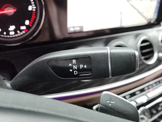 Mercedes-Benz E 220 Avantgarde - автомобили, коли, обяви за нови и употребявани 8