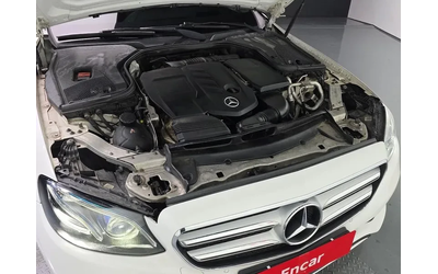 mercedes-benz-e-220 - 5