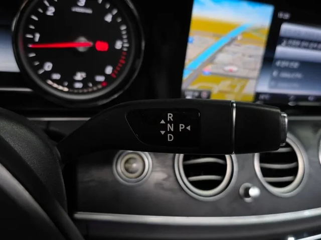 Mercedes-Benz E 220 Avantgarde - автомобили, коли, обяви за нови и употребявани 8