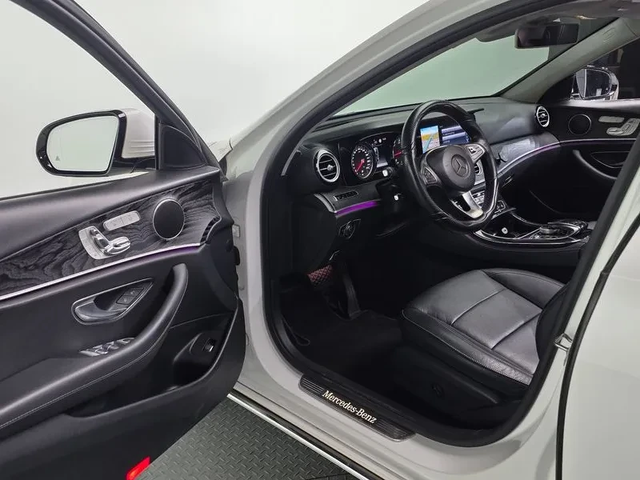 Mercedes-Benz E 220 Avantgarde - автомобили, коли, обяви за нови и употребявани 9