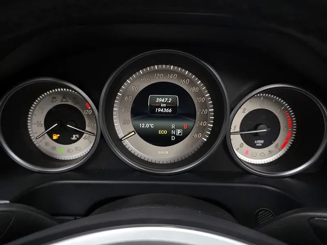 Mercedes-Benz E 220 Avantgarde - автомобили, коли, обяви за нови и употребявани 7